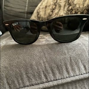 Ray-bands..... authentic..... polarized8/10 used